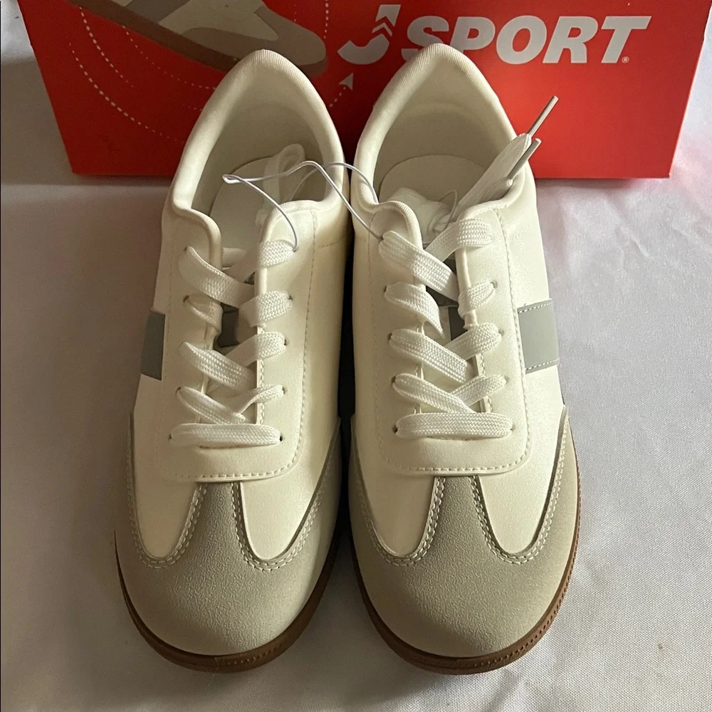 J Sport Women's Cecily Sneakers Size‎ 8.5
